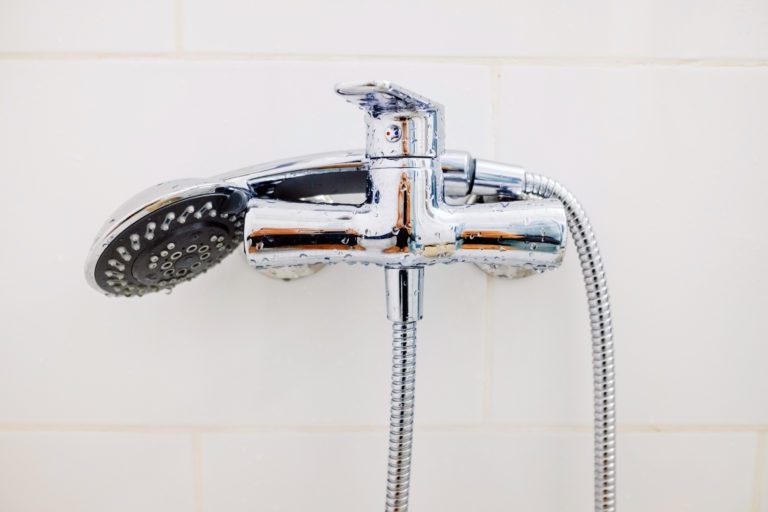 Duschschlauch entkalken – Einfache & wirkungsvolle Mittel