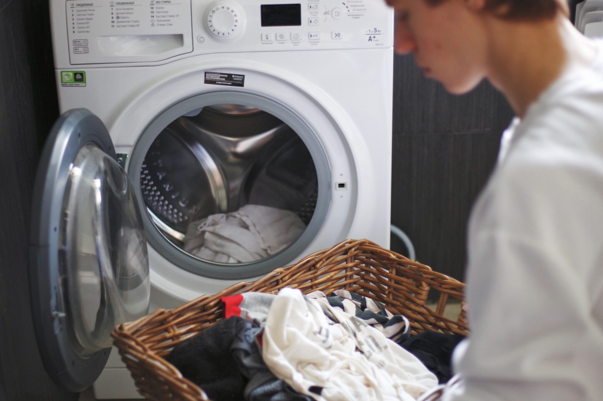 Wie Schließe Ich Eine Waschmaschine An Wie hoch ist der Wasserverbrauch einer Waschmaschine? | Badefroh.de